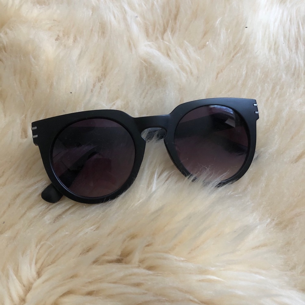 Black Frame Sunglasses